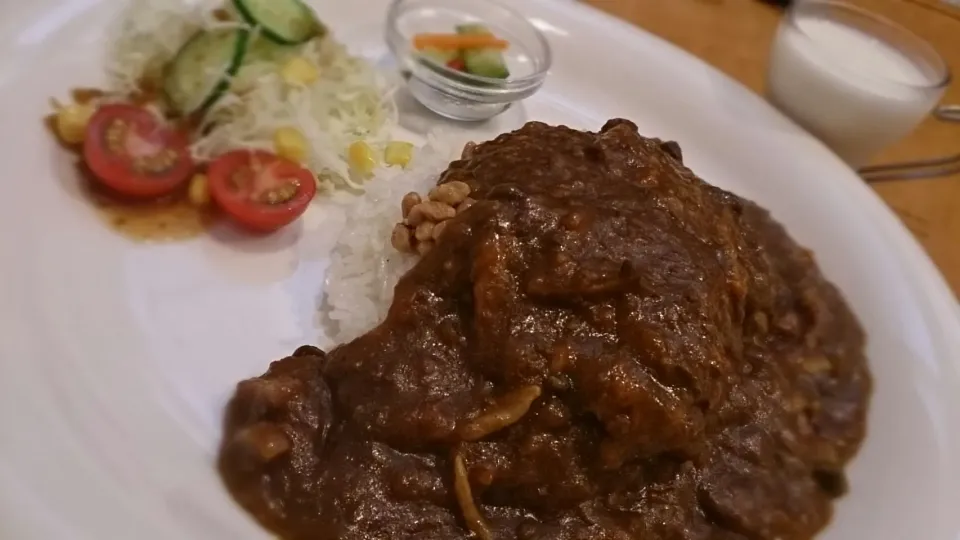 きのことひき肉のカレー(納豆トッピング)|ボンゴさん