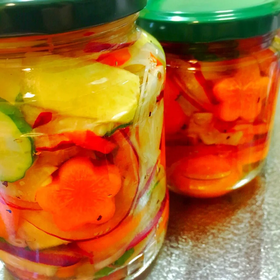 Vegetables and Cucumber Pickles|Laarni Nabongさん