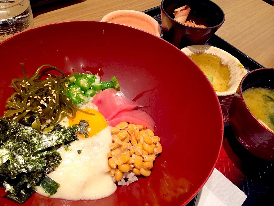 Snapdishの料理写真:大戸屋風ばくだん丼ご飯少なめ|ちな姉＠水ノ智南英さん