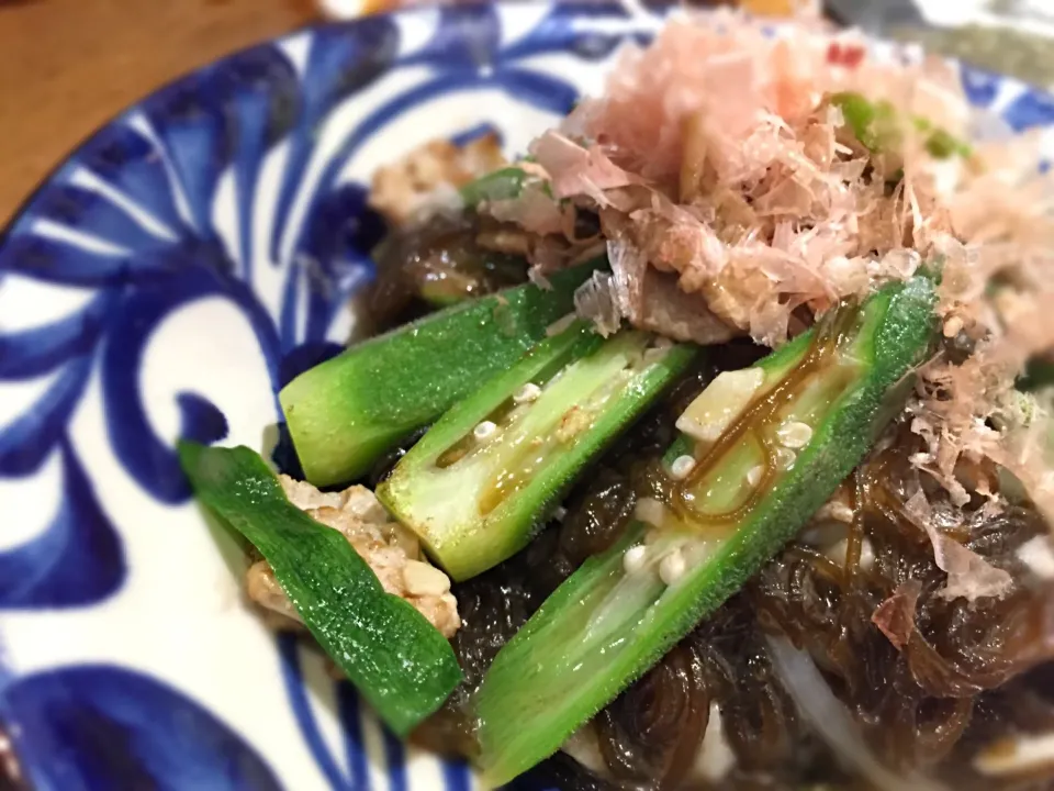 沖縄 りょう次 オクラともずくのさっぱり炒め 580円|旨い飯好き近藤かずひささん