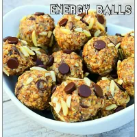 Chocolate Chip Peanut Butter Energy Balls recipe|Stephyさん