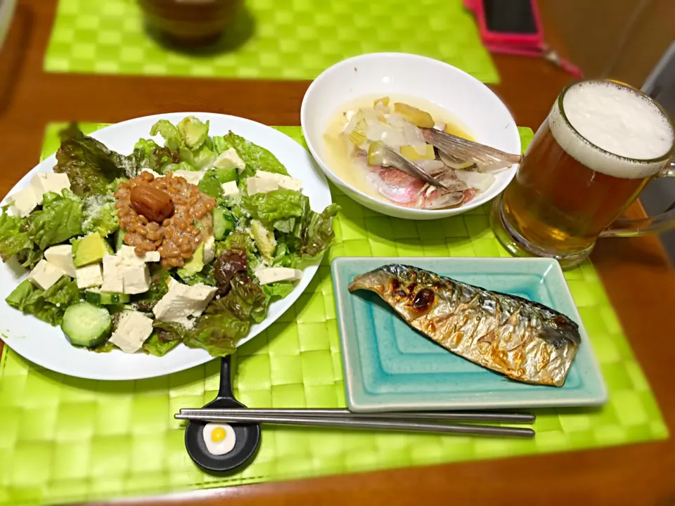 Snapdishの料理写真:アボカド納豆お豆腐のサラダ&炙り塩鯖🍺|マニラ男さん