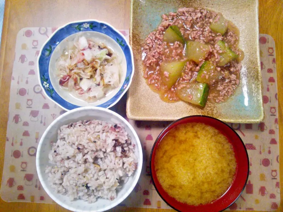 ７月13日 冬瓜とひき肉のあんかけ  梅玉ねぎサラダ じゃがいものお味噌汁|いもこ。さん