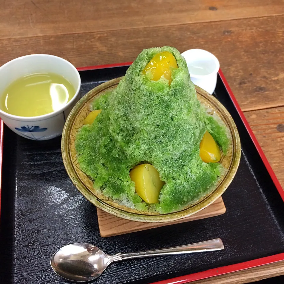 Snapdishの料理写真:登泉堂の宇治抹茶栗金時！かき氷(^^)|わきさん