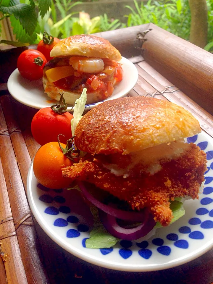 チキンカレーバーガーとカポナータバーガー♪|ちーちさん