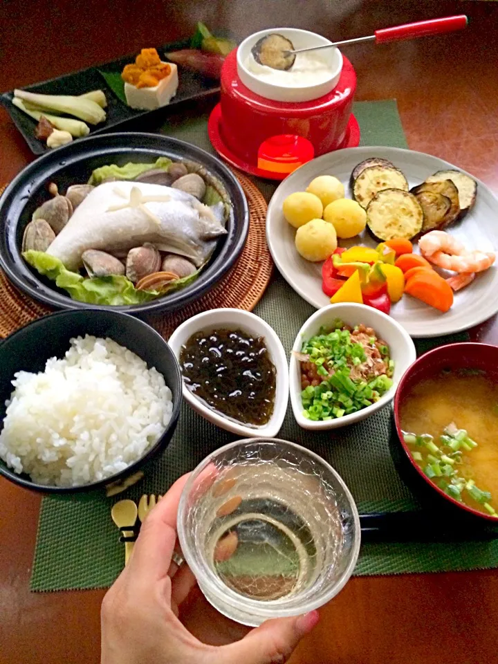 Today's Dinner🍴前菜･豆腐de和風ﾁｰｽﾞﾌｫﾝﾃﾞｭ･鰤かまとｱｻﾘの酒蒸し･もずく&納豆･お味噌汁･白飯|🌈Ami🍻さん