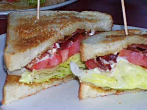 BLT Toasted White Bread W/ Mayo Lettuce n  Tomato N  Bacon Mmmmmm|Sheila Harrisさん