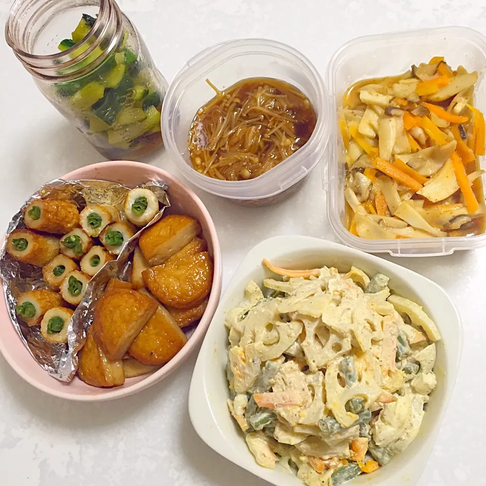 休日は、朝からお弁当🍱常備菜作り💕レンコンといんげんの胡麻マヨサラダ♡さつま揚げの甘煮♡ちくわインゲン♡きゅうりと大葉のさっぱり和え♡なめたけ♡えのき人参の味噌辛♡|湊叶ママさん