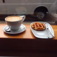 Snapdishの料理写真:Latte + Waffle|Natashaさん