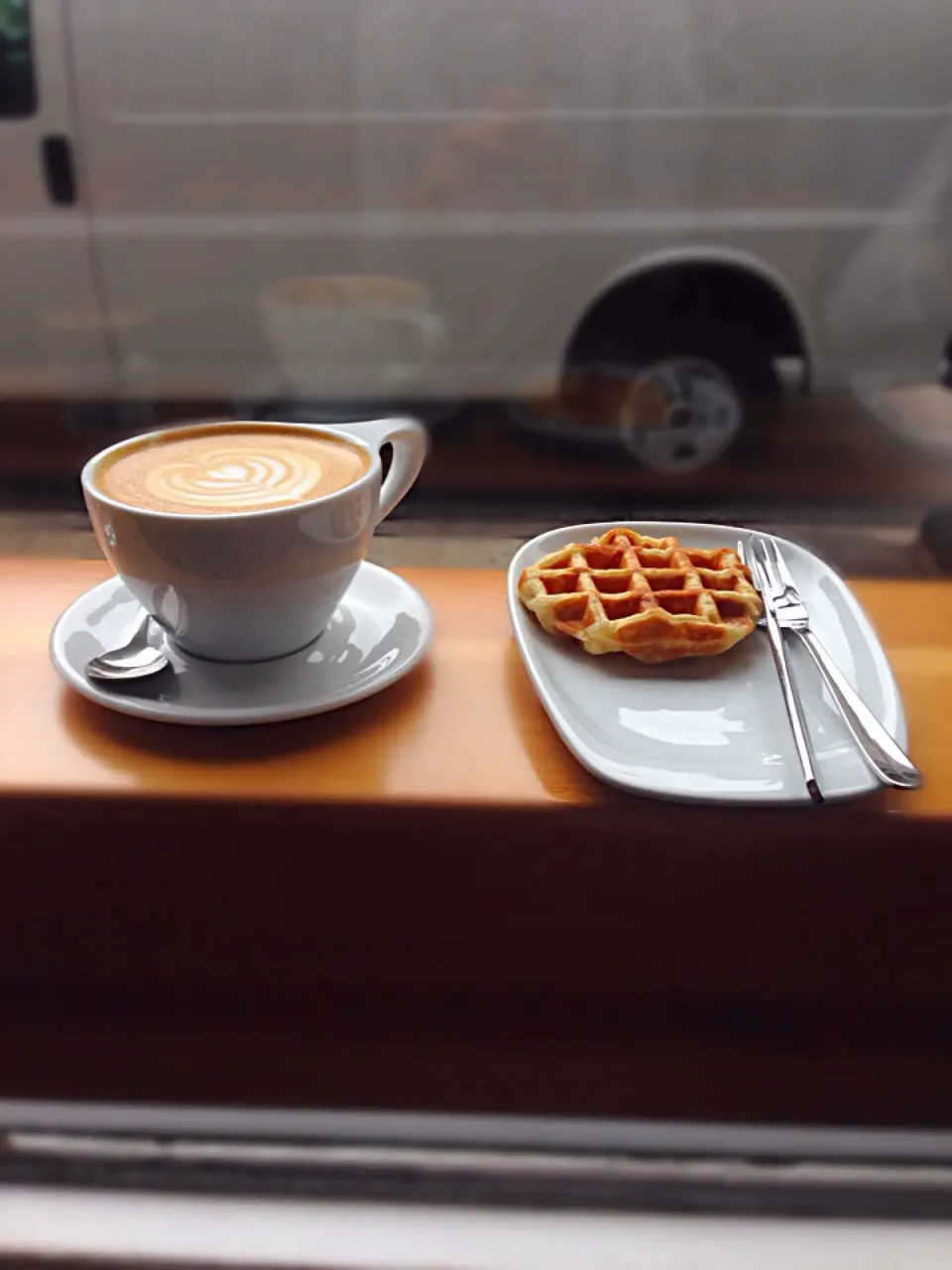 Snapdishの料理写真:Latte + Waffle|Natashaさん