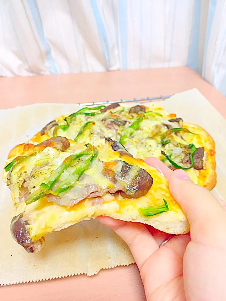 Pizza with beef, mushrooms and potatoes|ハーさん