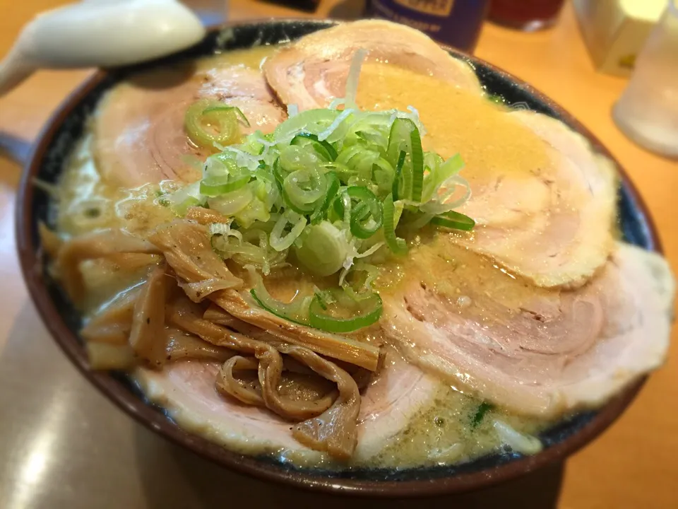 Tetsu Miso Chashu Ramen|Samuel Naylorさん