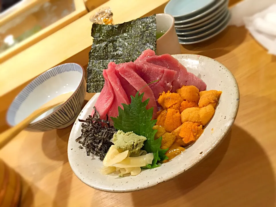 Snapdishの料理写真:うに虎 中通り店 喰  三色雲丹丼|TOMOさん