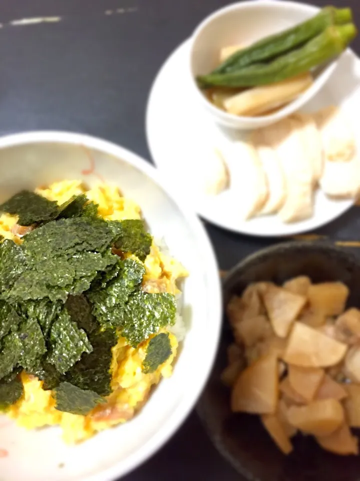 梅たま丼、豚バラと蕪のポン酢炒め、鳥ハム、オクラのおひたし|Kさん