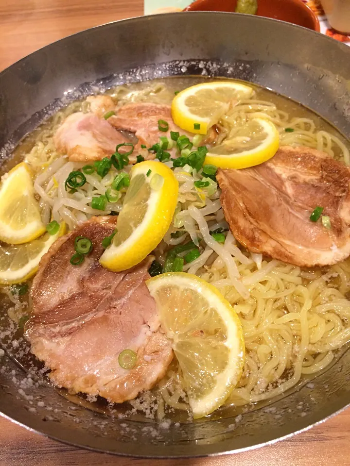 冷し塩レモンラーメン|すえたけさん