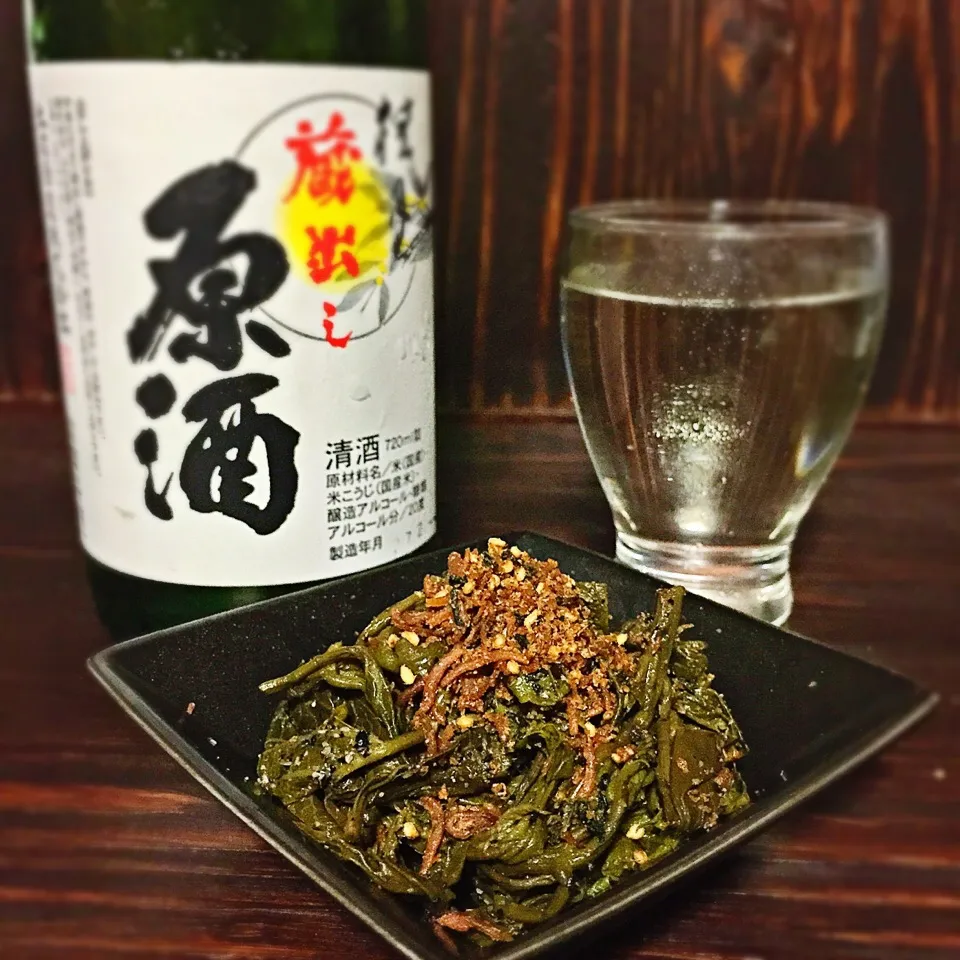 Snapdishの料理写真:今宵の一酒一肴『桂月 原酒』と『クサギナちりめん山椒』|ち〜おんさん