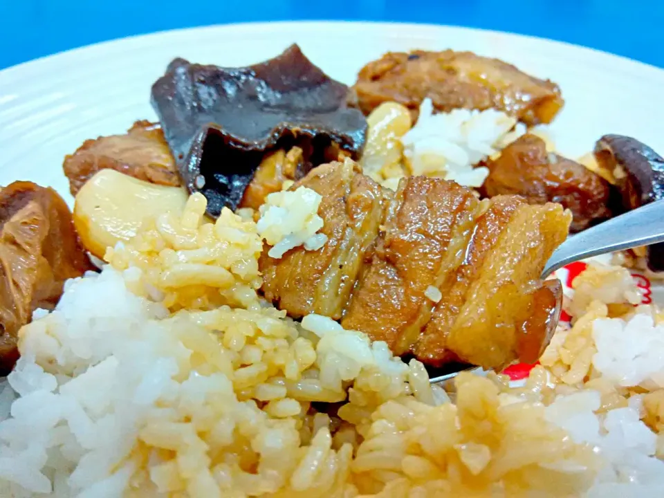 Soy Sauce Pork Belly and Ribs with Black Fungus...|Jason Letchumananさん