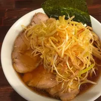 Snapdishの料理写真:びんびん亭 ネギチャーシュー麺|としおさん