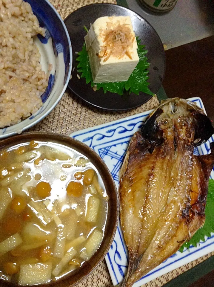 鯵の干物＆冷奴＆なめこの味噌汁|まぐろさん