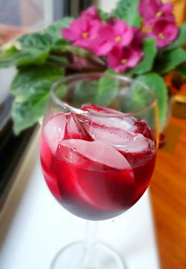 Snapdishの料理写真:Hibiscus margarita w/o salt|Jiraphon Gさん