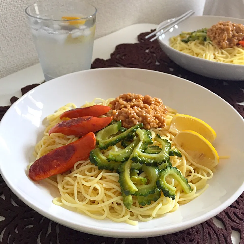 Snapdishの料理写真:ゴーヤとポチギと納豆の冷やし中華～広島県産レモンを添えてw|うえなほさん