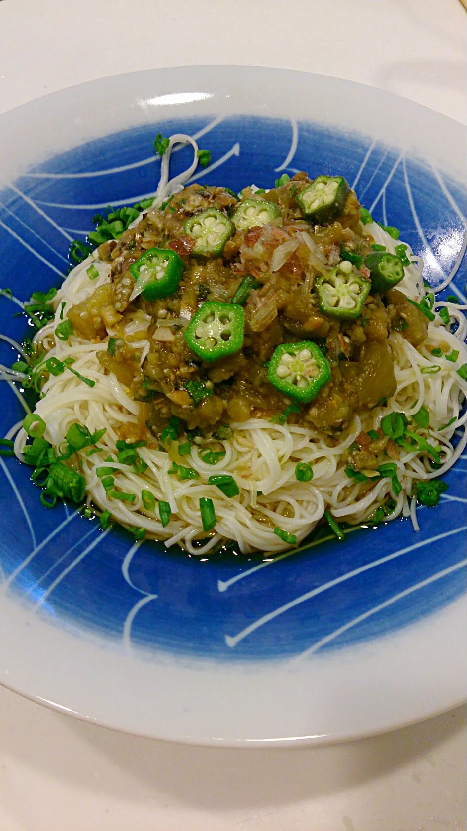 茄子とオイルサーディンのなめろう風ぶっかけそうめん～ガーリックオリーブ風味|ゆかさん