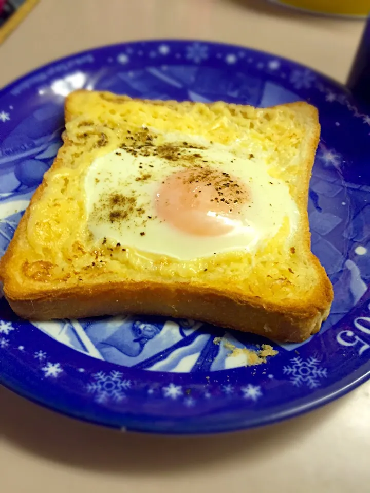 目玉焼きトースト|Shizuさん