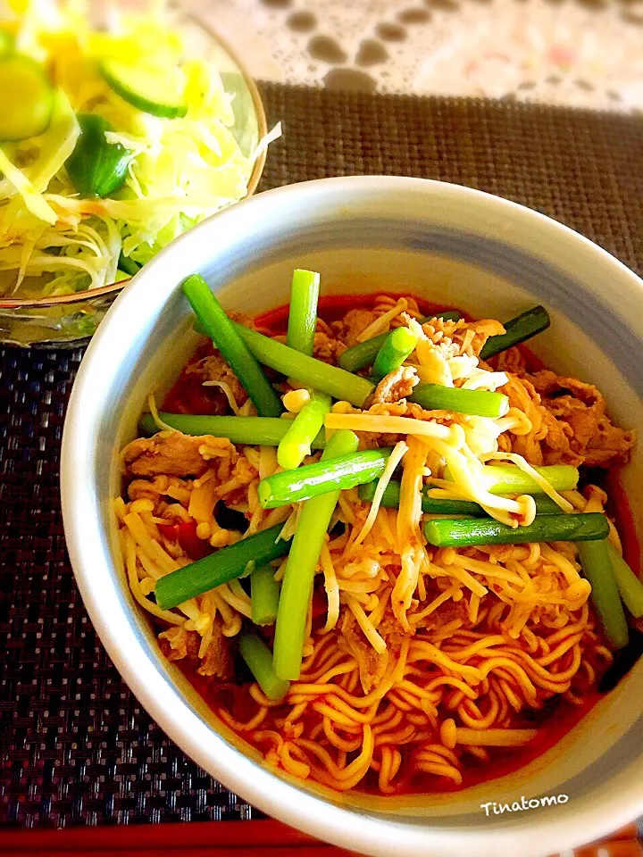 Snapdishの料理写真:インスタントラーメン！|Tina Tomoko😋さん