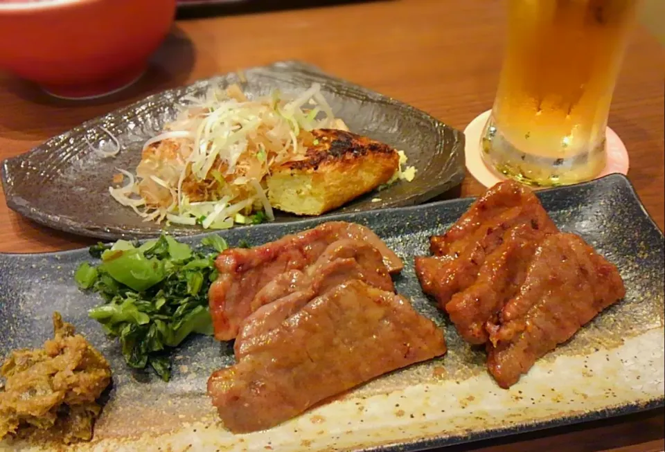 牛タン、厚揚げ、生ビールヽ(･∀･)ﾉ|ヴェローナのパン屋さんさん