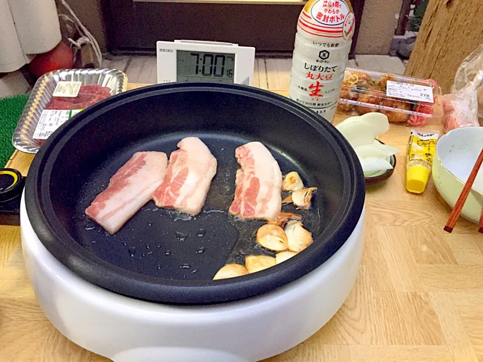 Snapdishの料理写真:海の日はベランダで焼肉|Tarou  Masayukiさん