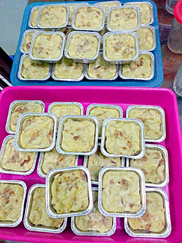 a lot of macaroni schotel for tonight|maharani dianさん