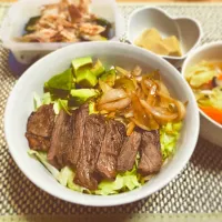 ステーキ丼☆野菜スープ☆高野豆腐☆やみつき胡瓜|たるたるさん