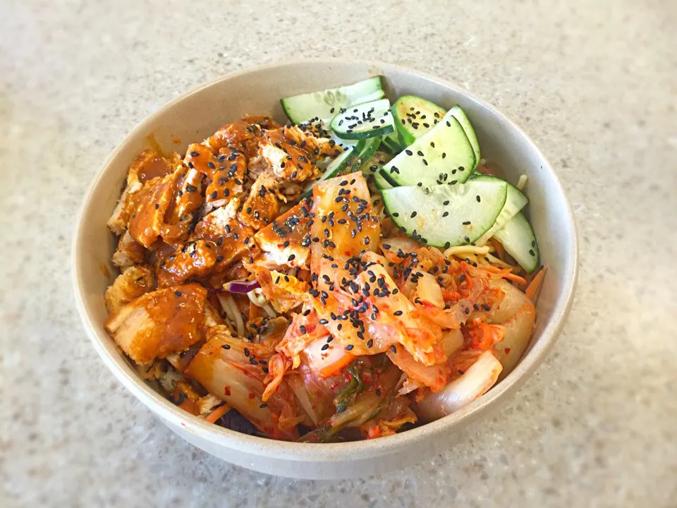 Kimchi noodle salad with chicken|Jenny Voさん