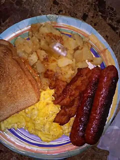 Parker House Sausage, Smothered Potatoes W/ Onions , Scrambled Eggs W/ Toast/ W Strawberry  Jelly.....Mmmmmm|Sheila Harrisさん