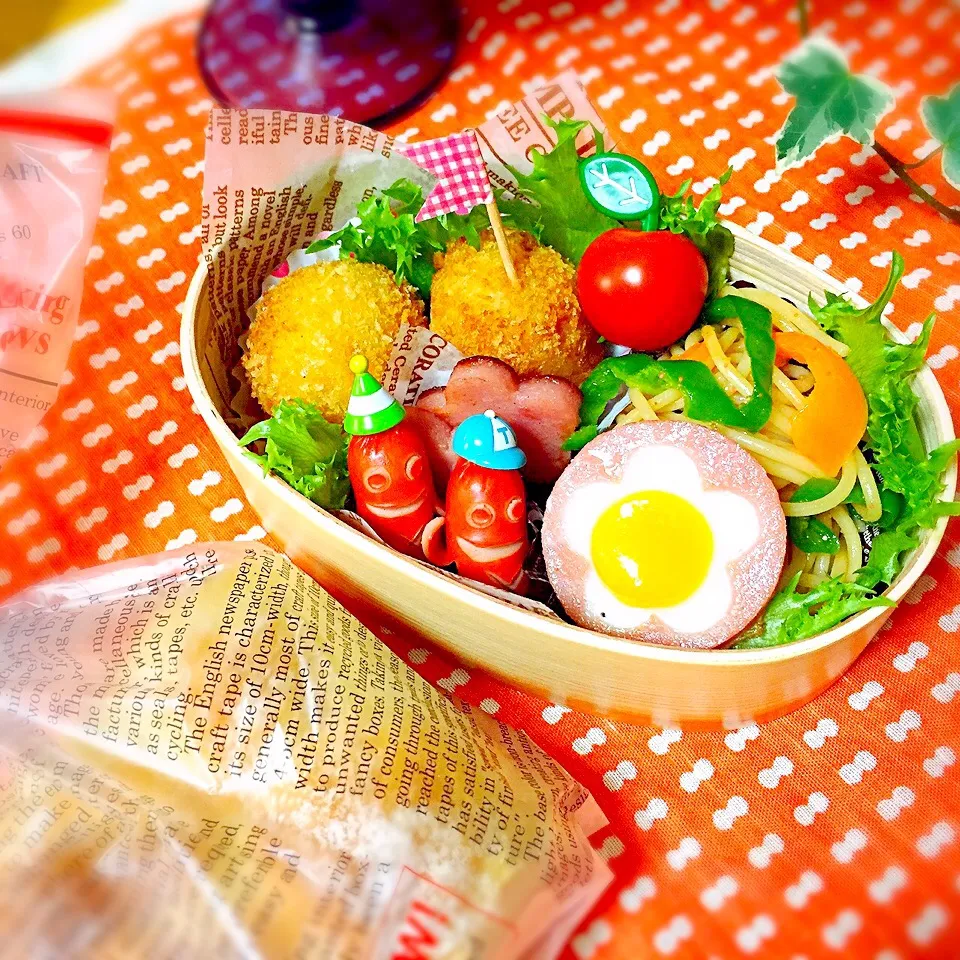 コロコロ➰コロッケ＆みるくちぎりパン🍞ランチ🍴💕|かぼ(≡'・'≡)さん