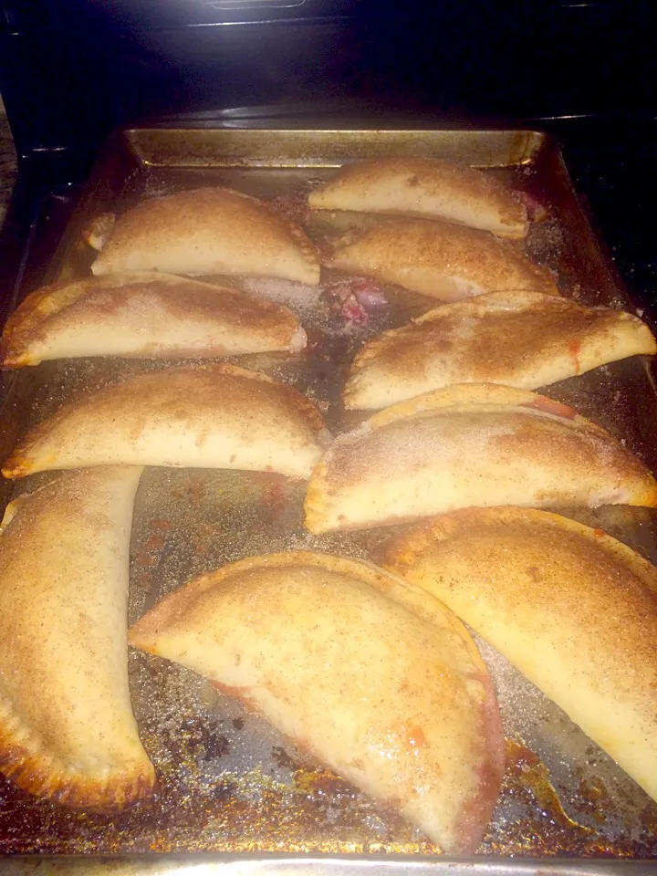 Snapdishの料理写真:Strawberry cream cheese empanadas|Jayci Johnsonさん