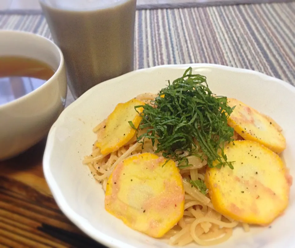 朝ごはん  ズッキーニと明太子のスパゲティ しめじスープ 豆乳ラテ|ぽんたさん