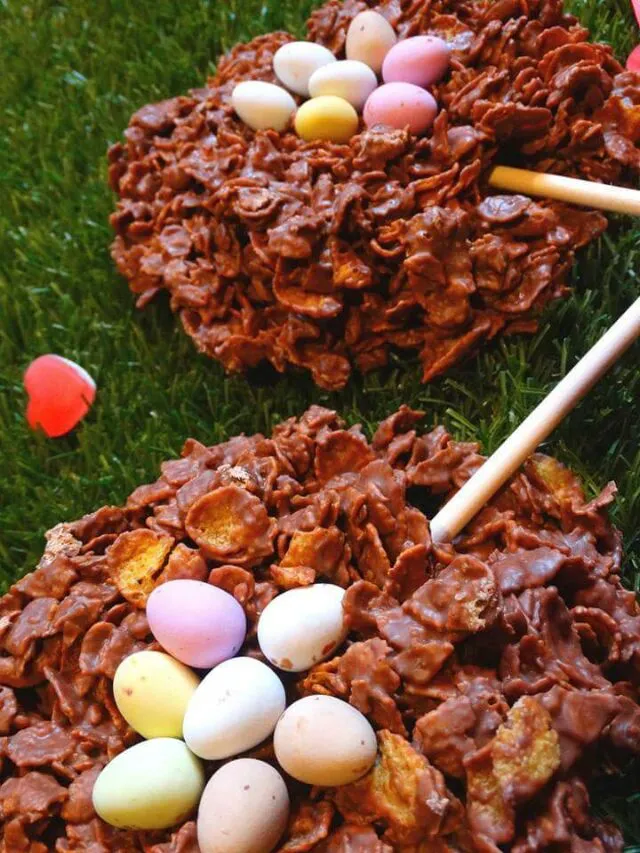 cornflakes and Belgium chocolate nest with chocolate easter eggs|CHUENCHAIさん