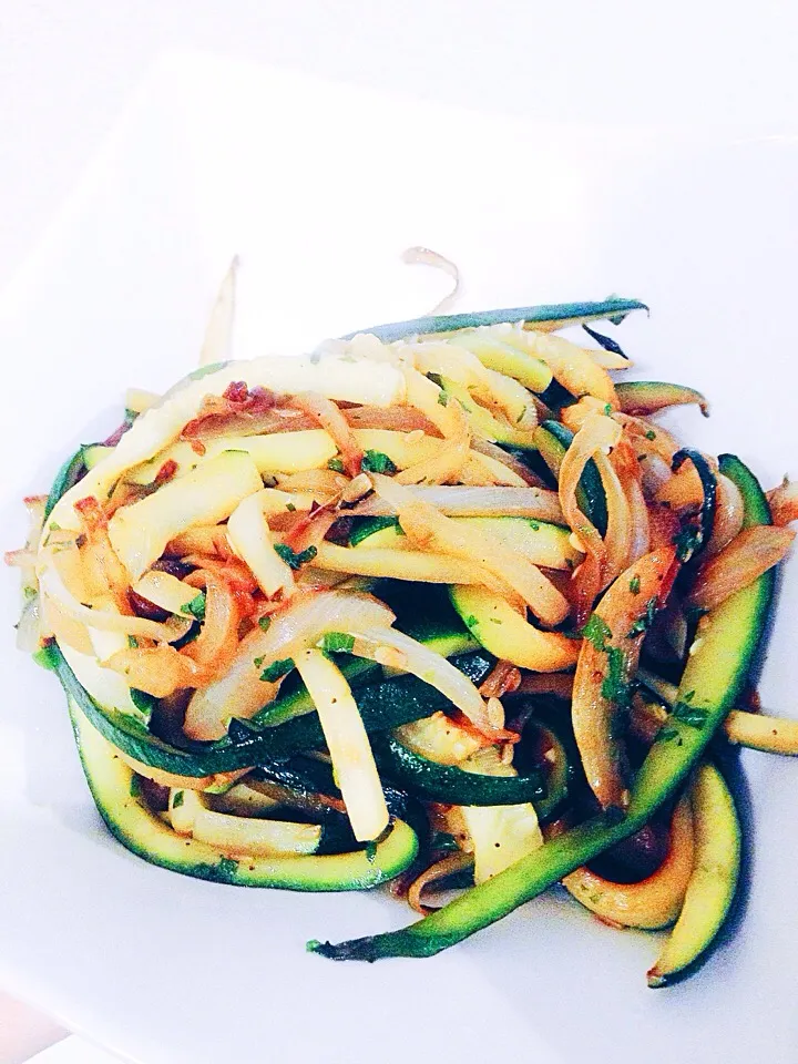 Snapdishの料理写真:Zucchini pasta #vegan|Leahさん