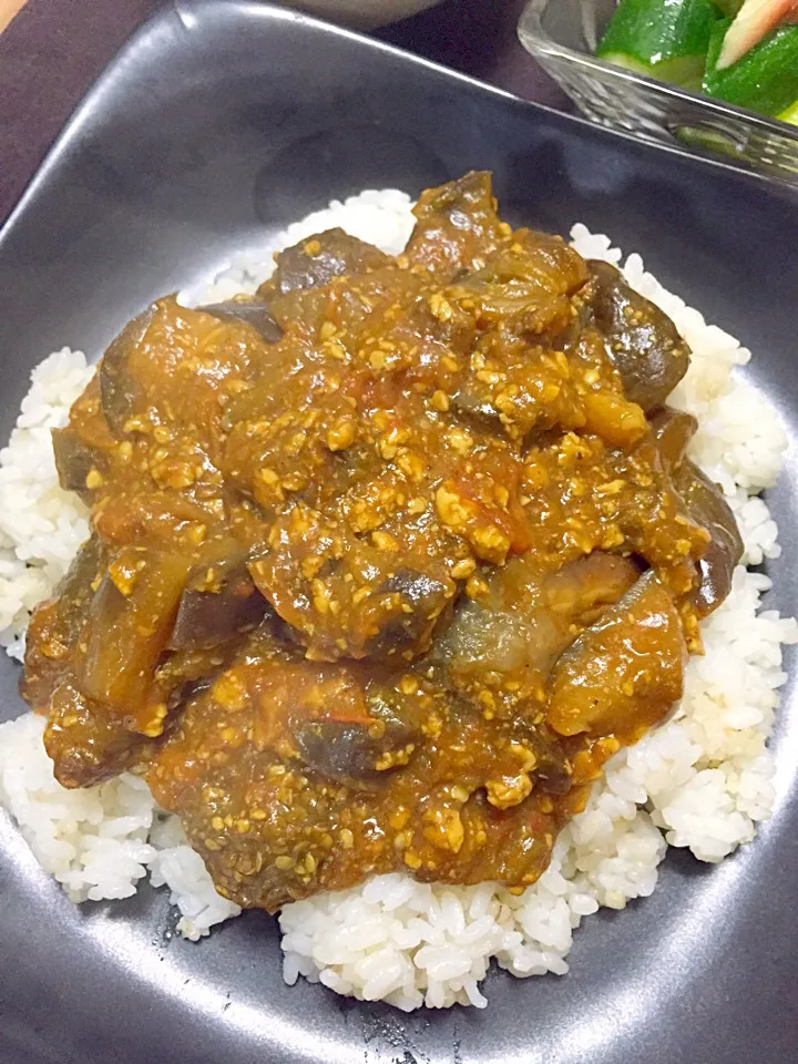 トマトとナスの濃厚カレー。野菜とミンチ肉に見える豆腐の水分だけで。|ミホさん