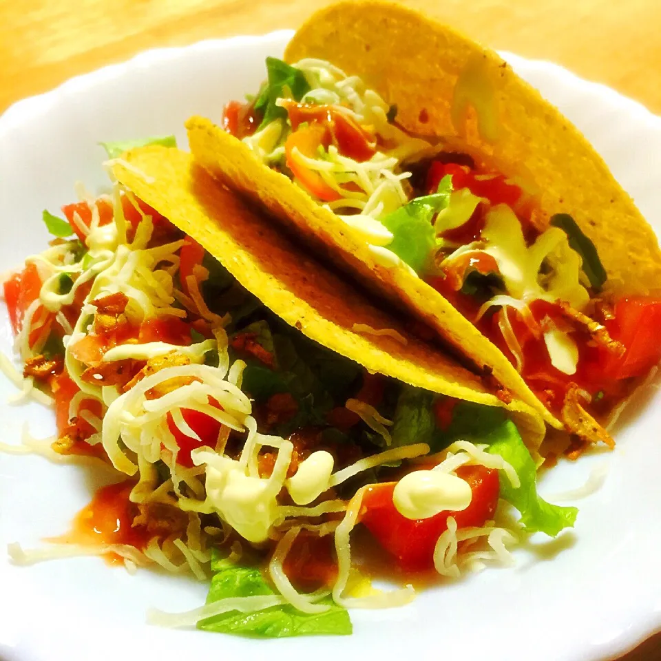 Snapdishの料理写真:Chicken tacos|Laarni Nabongさん