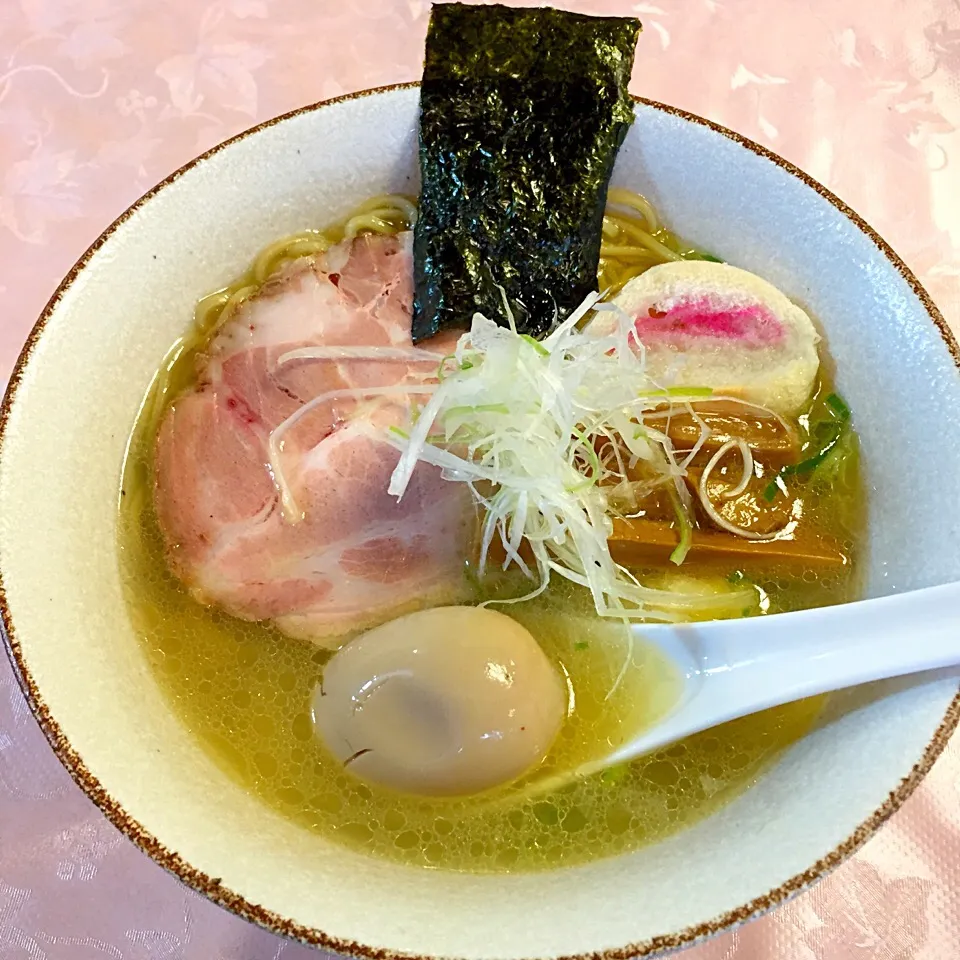 あやめ あっさり塩ラーメン 味玉トッピング|カウンター嬢さん