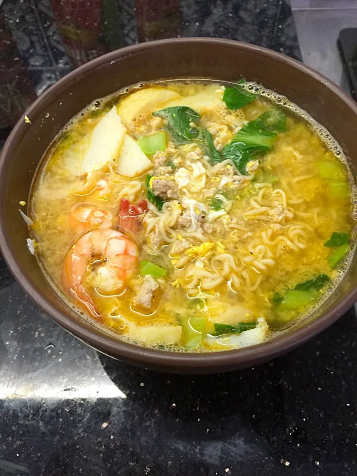 Snapdishの料理写真:Maggie Noodle Soup|Colleen Teoさん