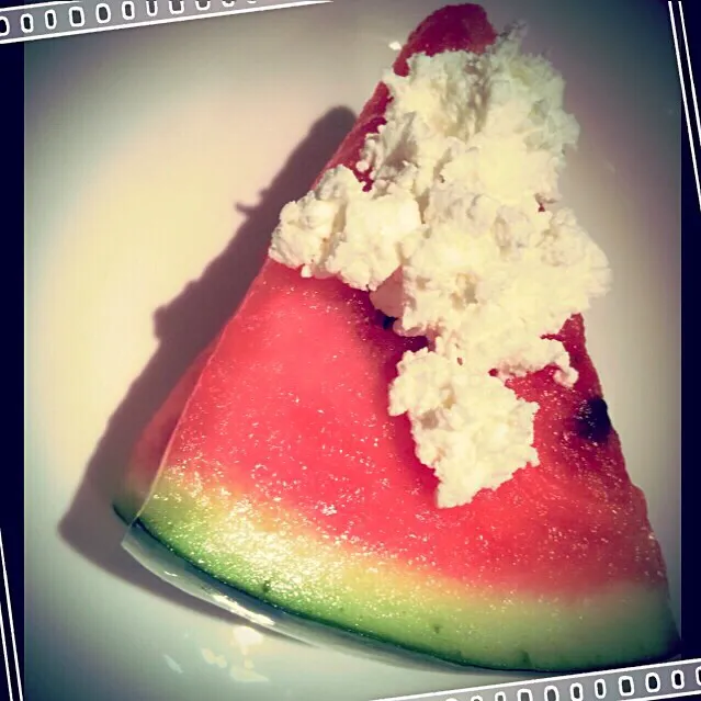 ゆきこさんのスイカの食べ方🍉カッテージチーズと…|桜央里さん