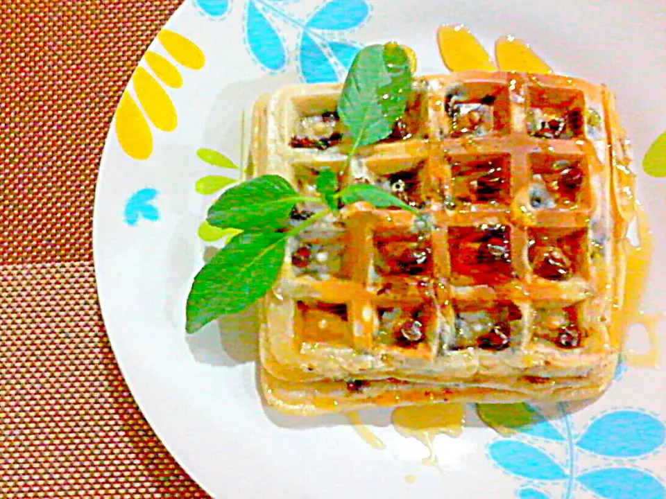 Snapdishの料理写真:Blueberry n Chocolate Waffle Breakfast ☕☕☕|🌼 Pooja's Kitchenette 🌼さん