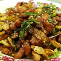 Stir fried pork with white chillies|karlisさん