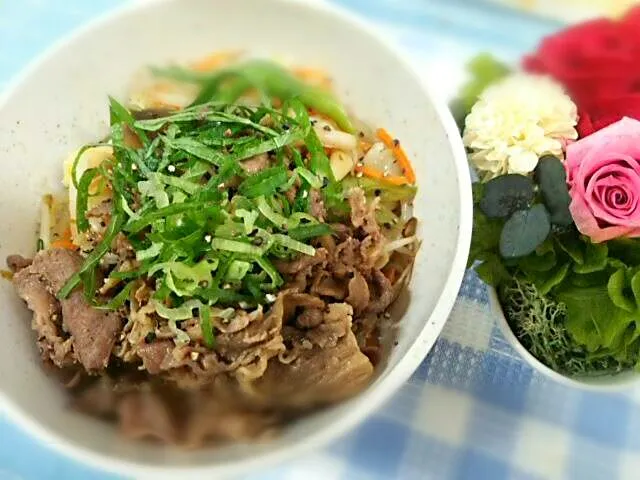 牛肉のバタポン炒め丼|よっしー(=^ェ^=)さん