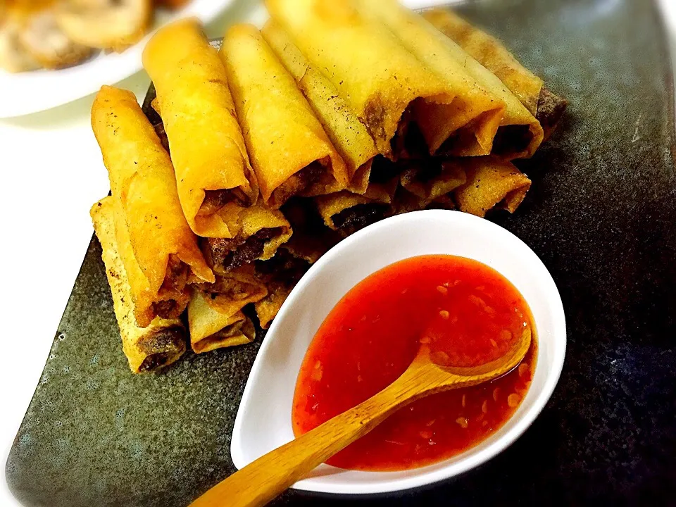 フィリピン風春巻き or Lumpia    "Shanghai rolls" with my original sweet chili sauce😍|Jane's style of cookingさん