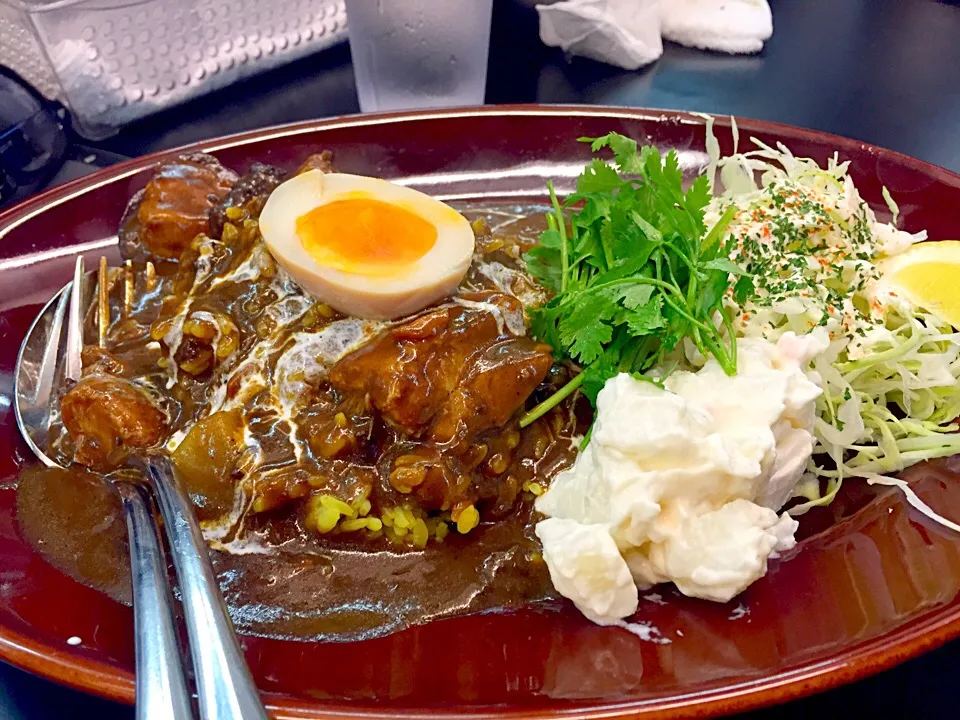 カレーは飲み物。 黒カレー🍛|シナミルさん