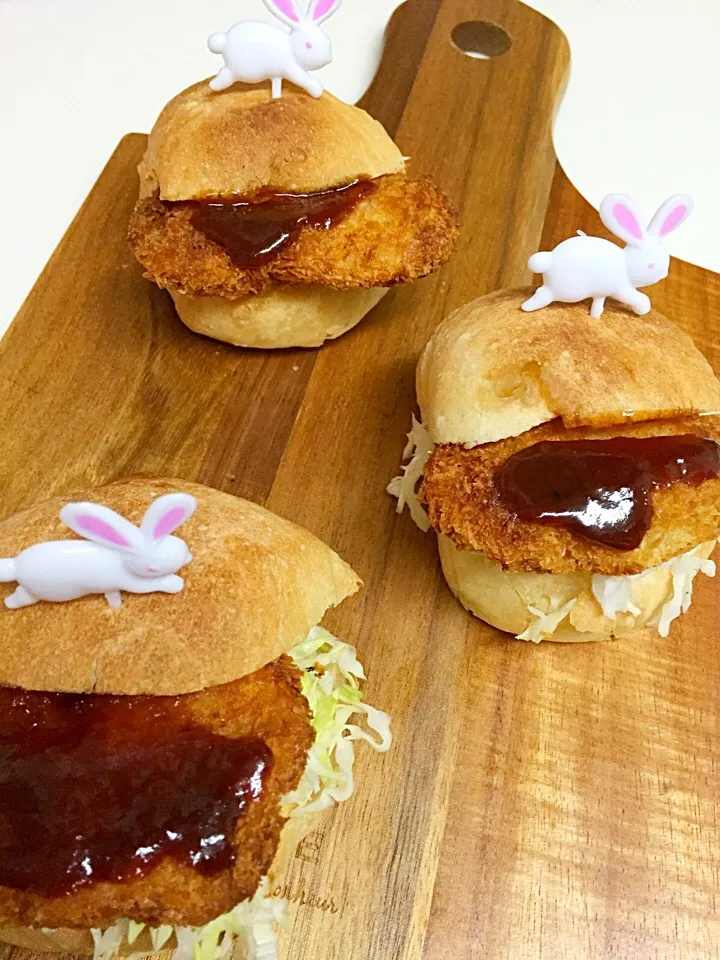 夏休みランチ。子供とプチフランスでチキンカツバーガー。|ようくさん